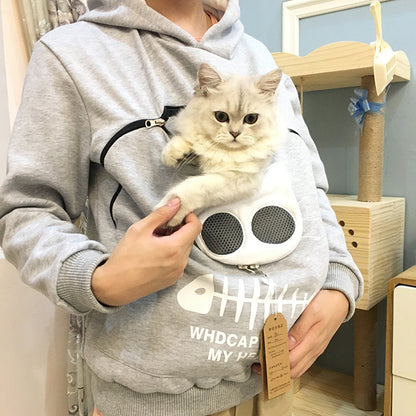 Cozy hoodie with integrated carrier bag for your pet