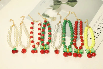 Collar de perlas para mascotas: hecho a mano, diseño de cereza para perros y gatos.