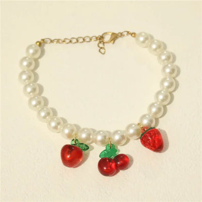 Collar de perlas para mascotas: hecho a mano, diseño de cereza para perros y gatos.