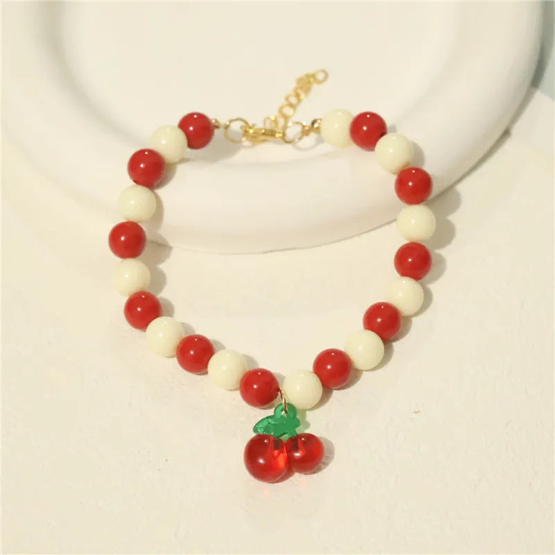 Collar de perlas para mascotas: hecho a mano, diseño de cereza para perros y gatos.