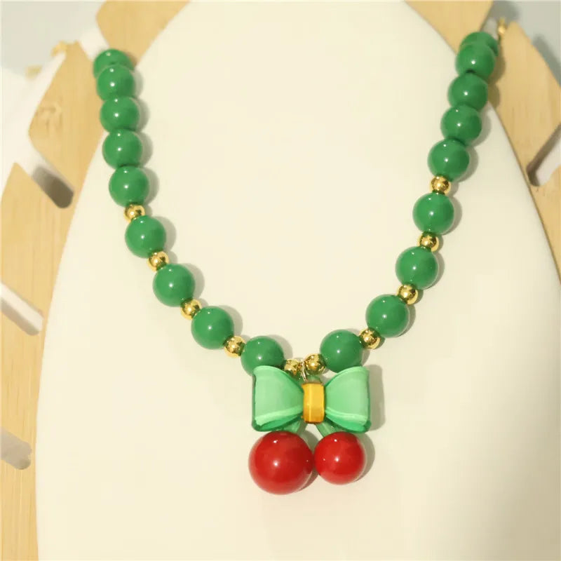 Collar de perlas para mascotas: hecho a mano, diseño de cereza para perros y gatos.
