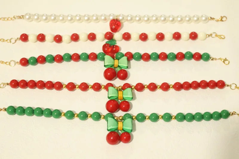 Collar de perlas para mascotas: hecho a mano, diseño de cereza para perros y gatos.