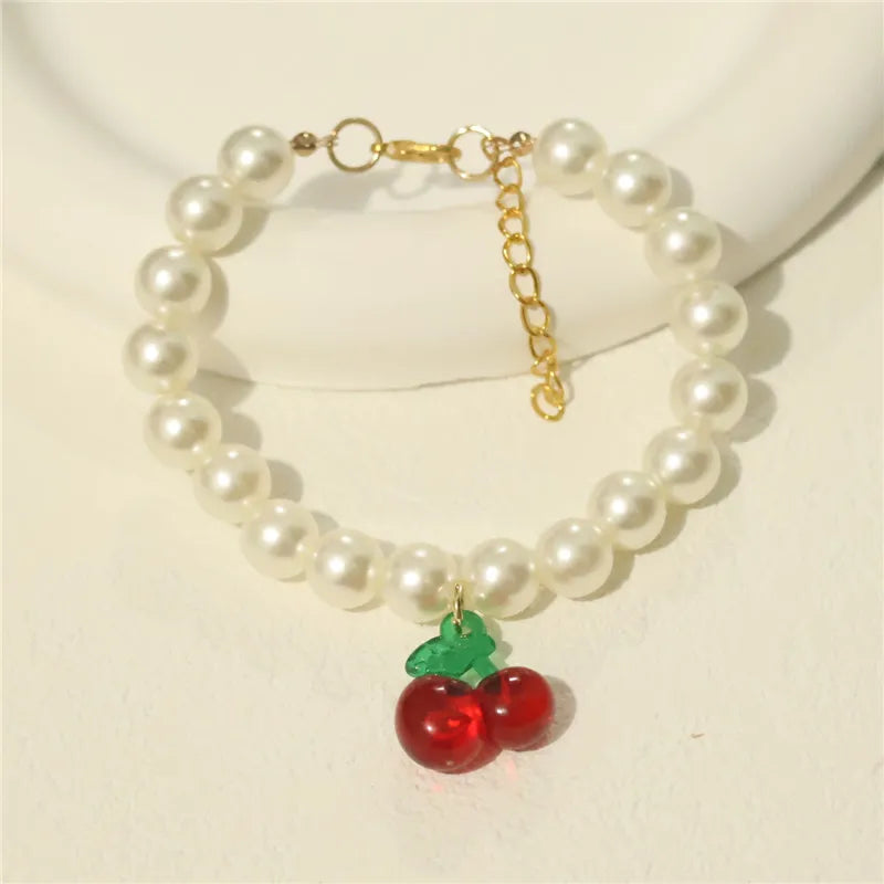 Collar de perlas para mascotas: hecho a mano, diseño de cereza para perros y gatos.