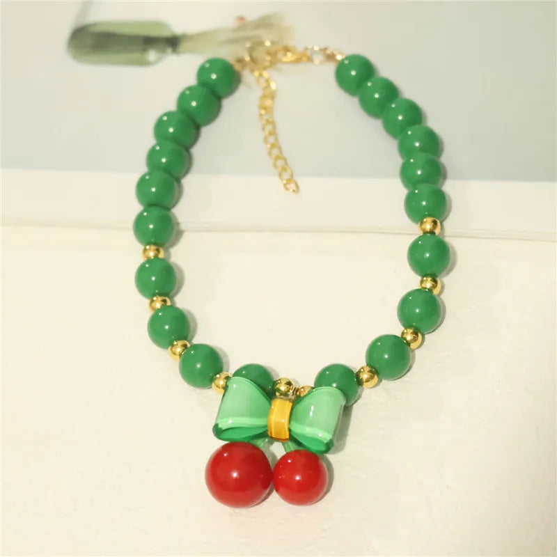 Collar de perlas para mascotas: hecho a mano, diseño de cereza para perros y gatos.