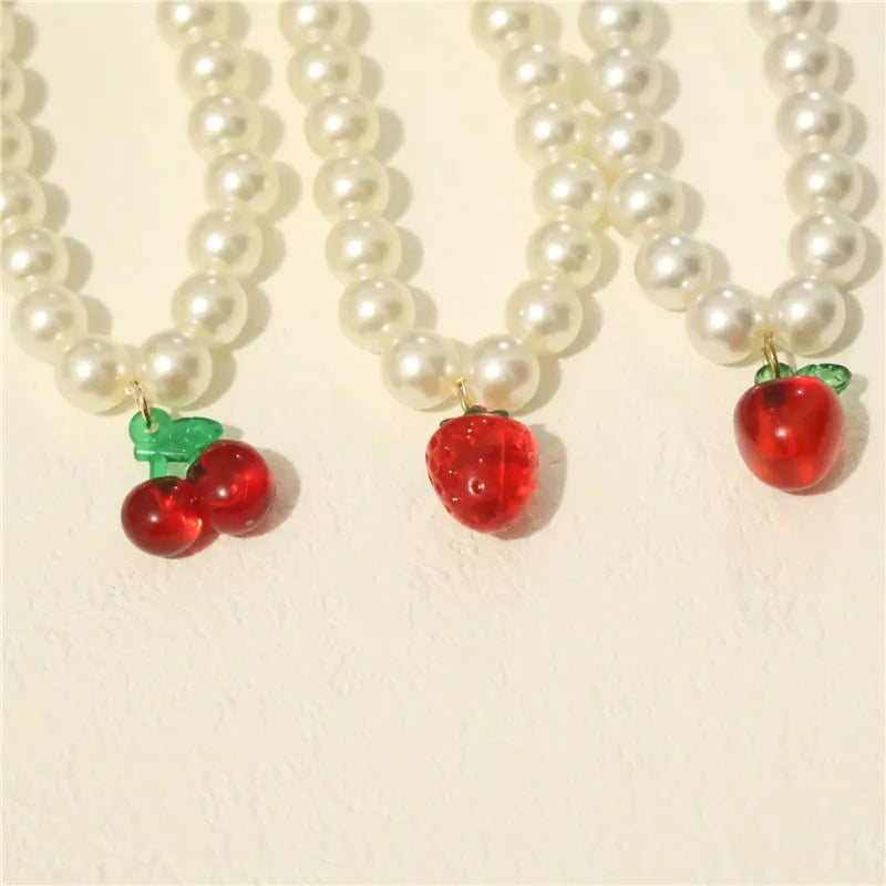 Collar de perlas para mascotas: hecho a mano, diseño de cereza para perros y gatos.