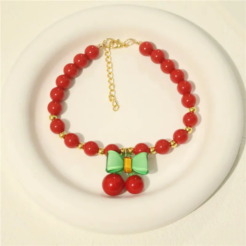 Collar de perlas para mascotas: hecho a mano, diseño de cereza para perros y gatos.