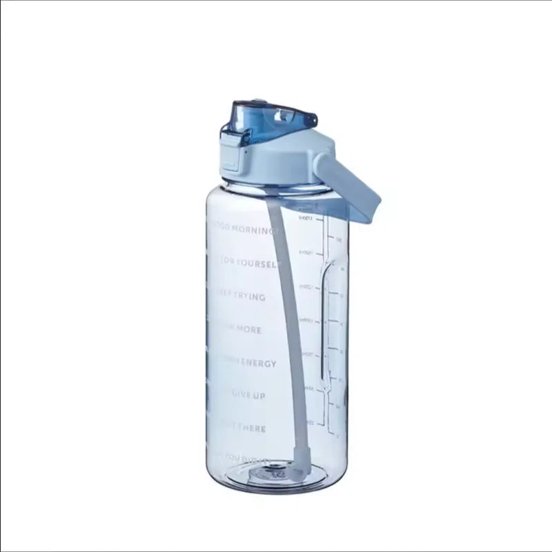 Botella de agua de 2 litros con marcador de tiempo y pajita: botella de agua motivacional para deportes y fitness.