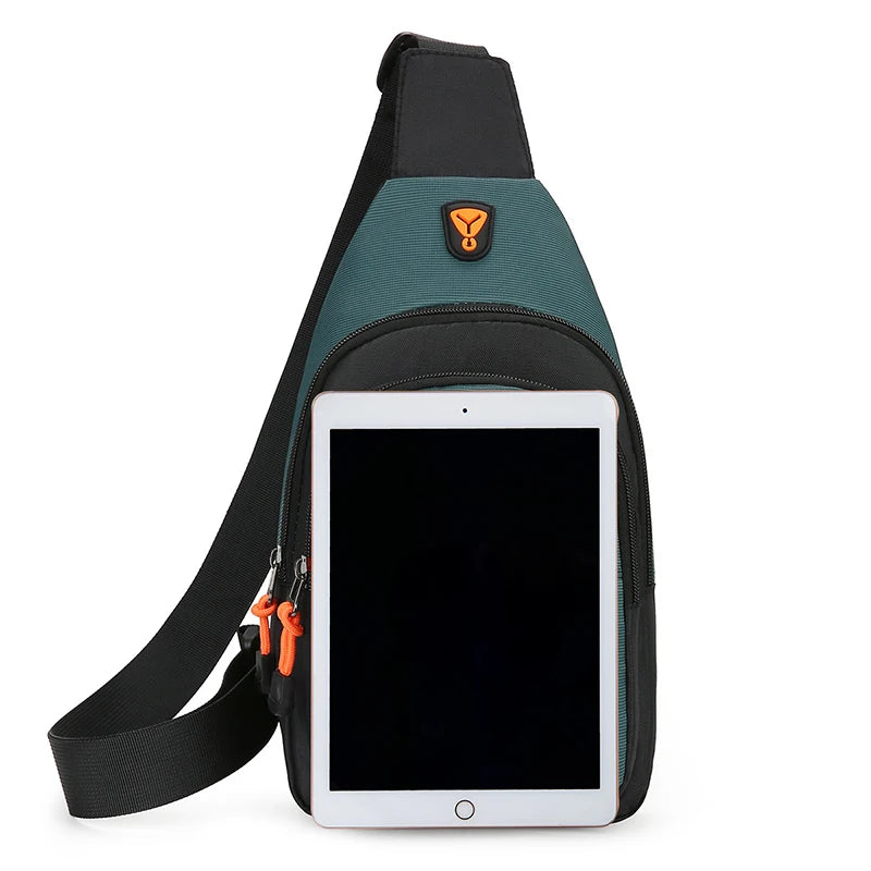 Bolso bandolera impermeable para hombre: ideal para senderismo, ciclismo y viajes.