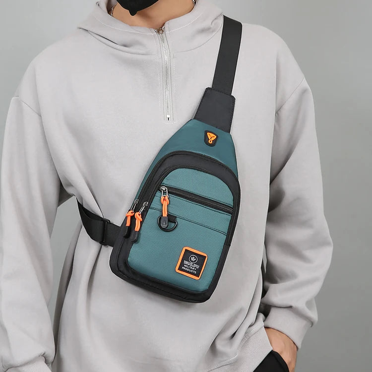 Bolso bandolera impermeable para hombre: ideal para senderismo, ciclismo y viajes.
