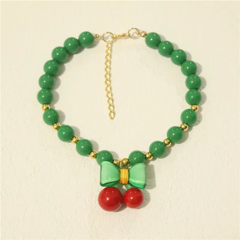 Collar de perlas para mascotas: hecho a mano, diseño de cereza para perros y gatos.
