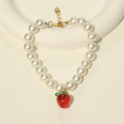 Collar de perlas para mascotas: hecho a mano, diseño de cereza para perros y gatos.