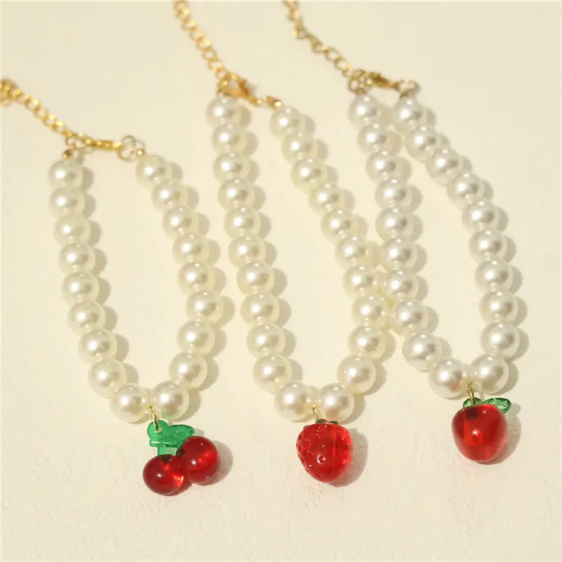 Collar de perlas para mascotas: hecho a mano, diseño de cereza para perros y gatos.