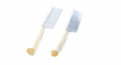 Wooden handle dog &amp; cat comb – stainless steel teeth, 40 teeth – removes loose hair &amp; undercoat